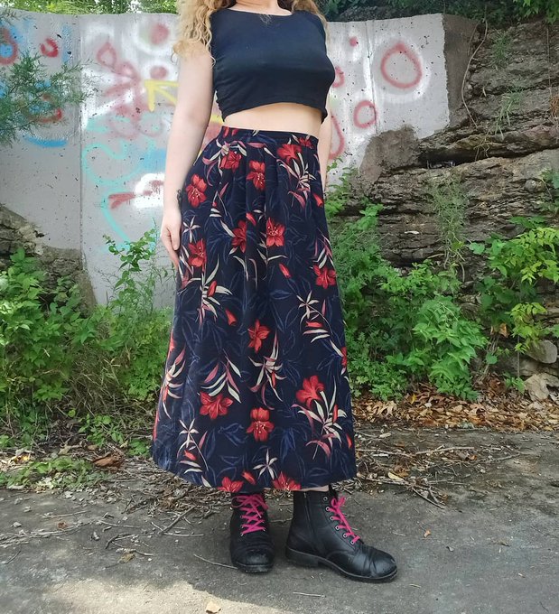 1 pic. ❤ this is you wanna see me naked😏 Oh wait.. You can see me naked on my FREE @Onlyfans 🤤 And my