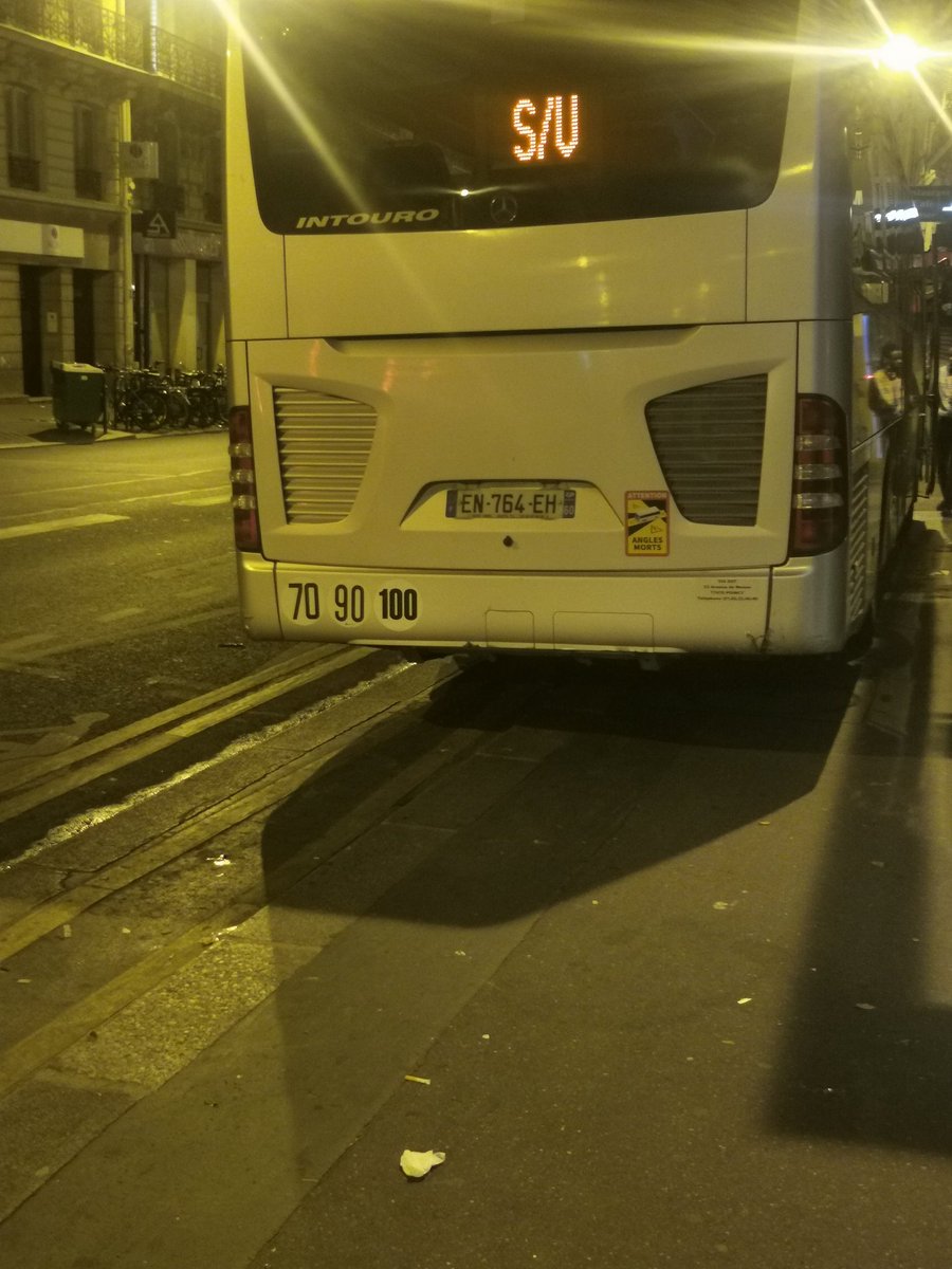 ChelseaRobynn's tweet photo. @RATPgroup @ClientsRATP je vous mentionne hein vu que c'est un de vos employé qui nous a tabassé en pleine rue parce que son ego peut pas supporter un refus https://t.co/tE0mJsjiEM