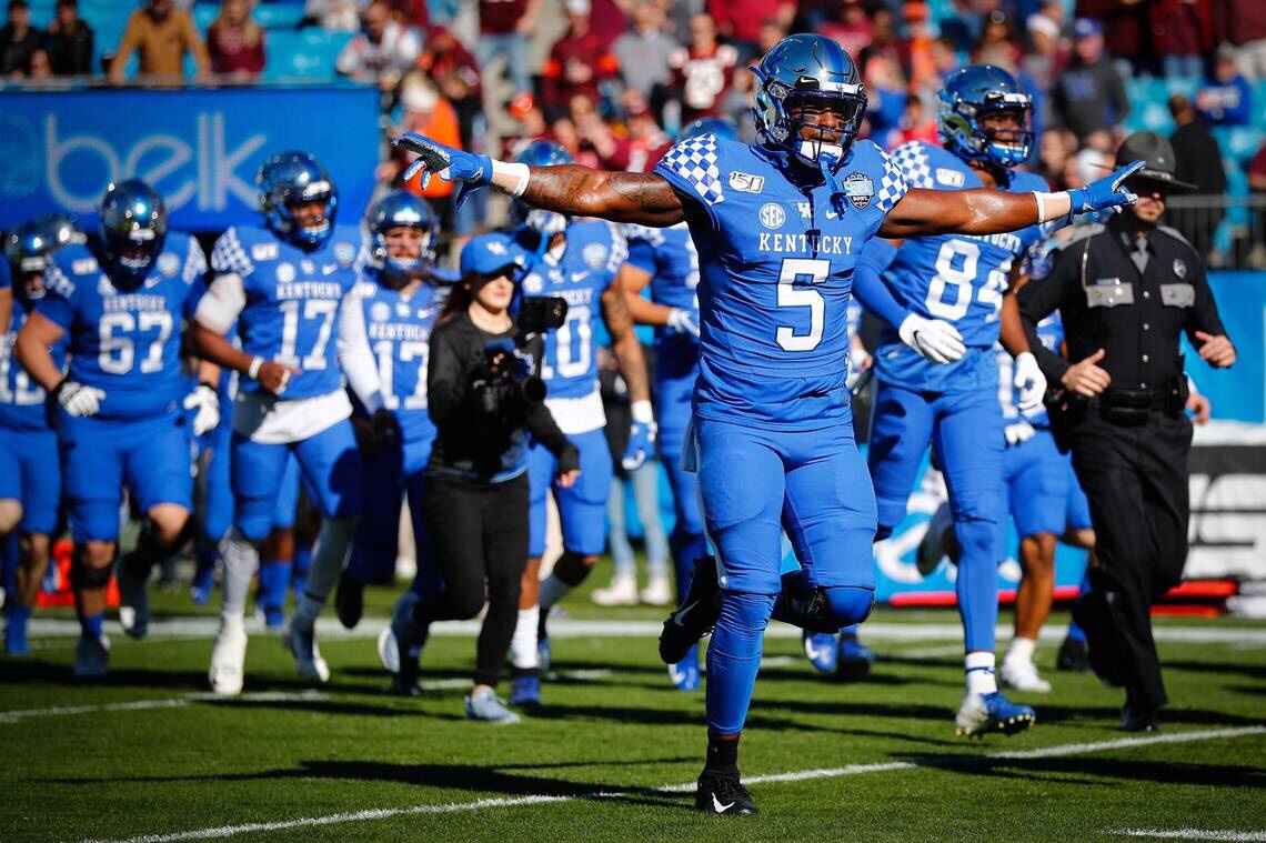 timajayhayes's tweet photo. Blessed and honored to receive an offer from the University of Kentucky! @CoachC_Collins    @UKFootball @EauGallieHC @jonsantucci @QNHall_Uno_JTG  @CoachMiller53 @dink_jackson @hayestimaule #bEGreat #EGscholarshipfactory #BBN https://t.co/ktUejljMhU