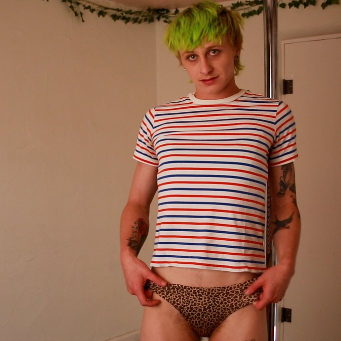 2 pic. i'm finishing up a new video and im excited bout it? here are some stills https://t.co/FBPwGH