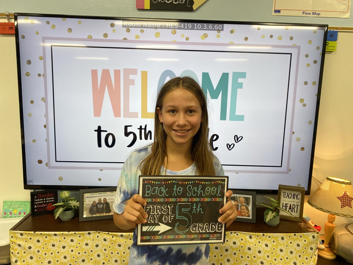 HarmonElemHawks's tweet photo. Welcome back Harmon Hawks!! What a great first day!! https://t.co/IrGeWNJ7w0
