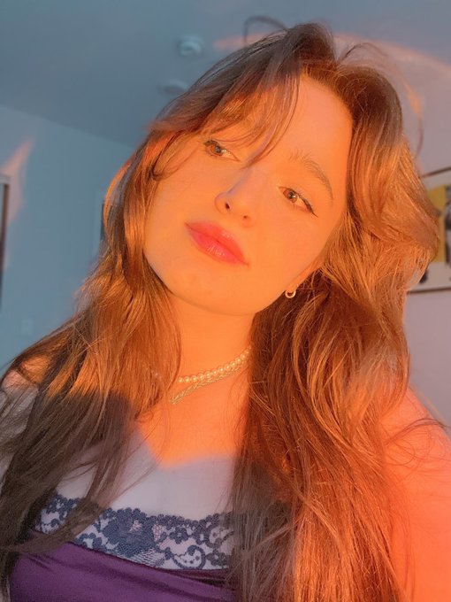 ✨☁️feeling ethereal☁️✨ https://t.co/hvjSIdrK8Q