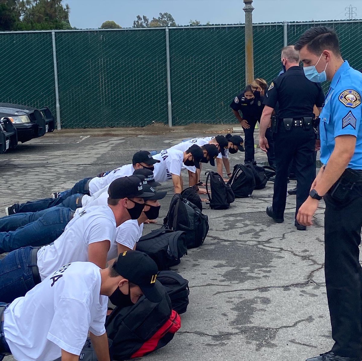 LBPD's tweet image. First day of our very own #LBPDExplorers Academy 🙌 We opened our academy doors to 10 young men &amp;amp; women, including explorer recruits from @HBPD_PIO &amp;amp; @GardenGrovePD.

This week, they’ll learn about police operations, report writing, ethics, communications &amp;amp; much more! 📚 #LBPD