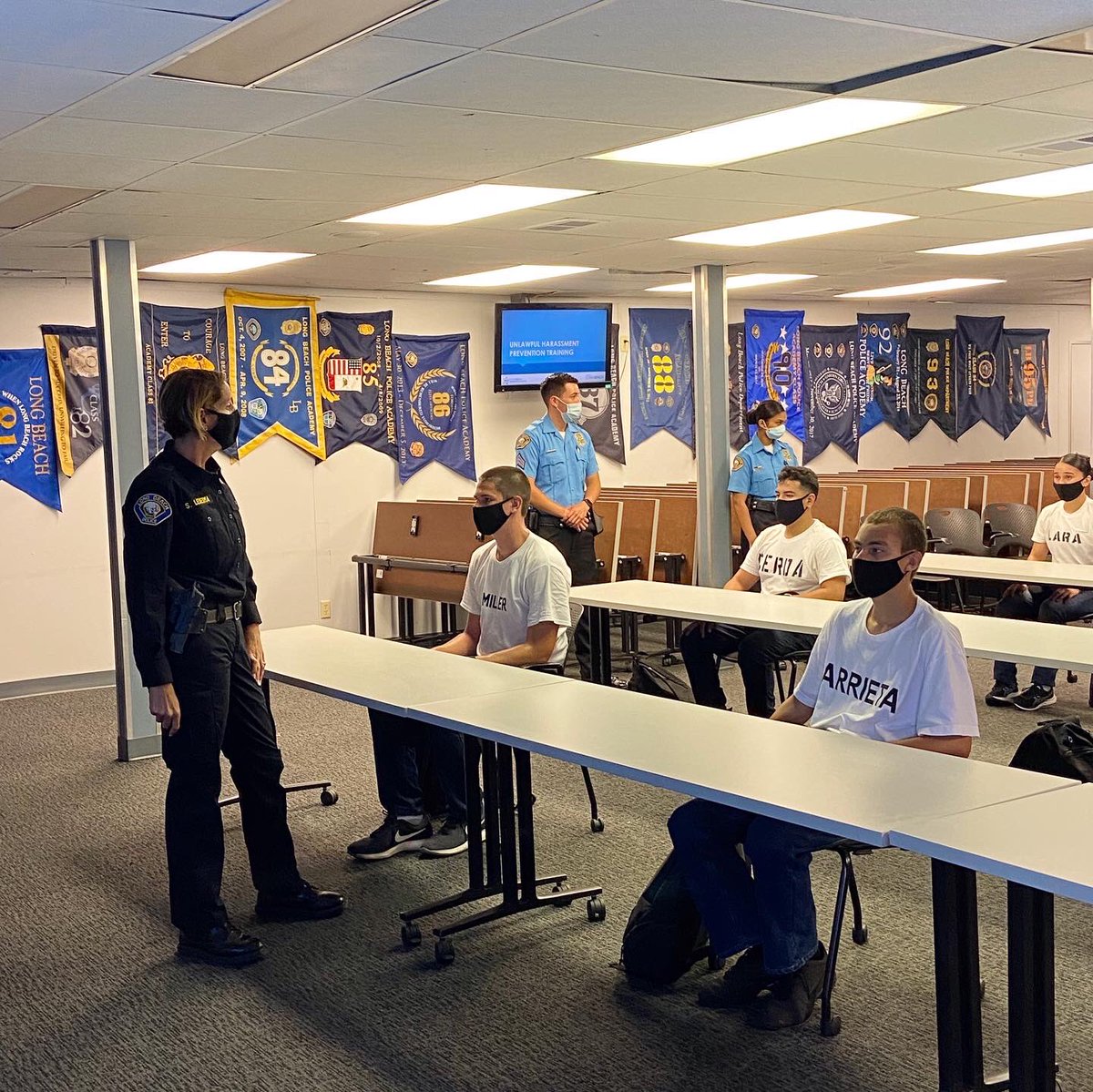 LBPD's tweet image. First day of our very own #LBPDExplorers Academy 🙌 We opened our academy doors to 10 young men &amp;amp; women, including explorer recruits from @HBPD_PIO &amp;amp; @GardenGrovePD.

This week, they’ll learn about police operations, report writing, ethics, communications &amp;amp; much more! 📚 #LBPD