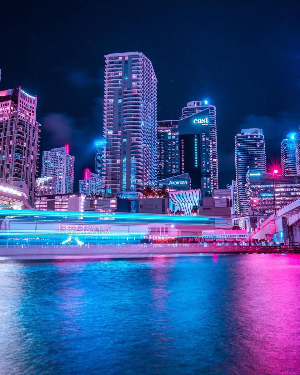 The City of Miami is celebrating its anniversary this Wednesday. At 125 years old, the #MagicCity is looking better than ever. 😉 We’re so grateful for you, Miami! #BrickellLiving #Miami 📸: @GeoffreyParry