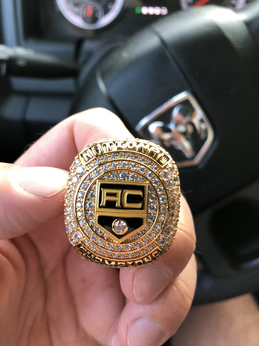 AdrianMD1Hockey's tweet photo. We received something in the mail today! https://t.co/0d6cawgiLZ