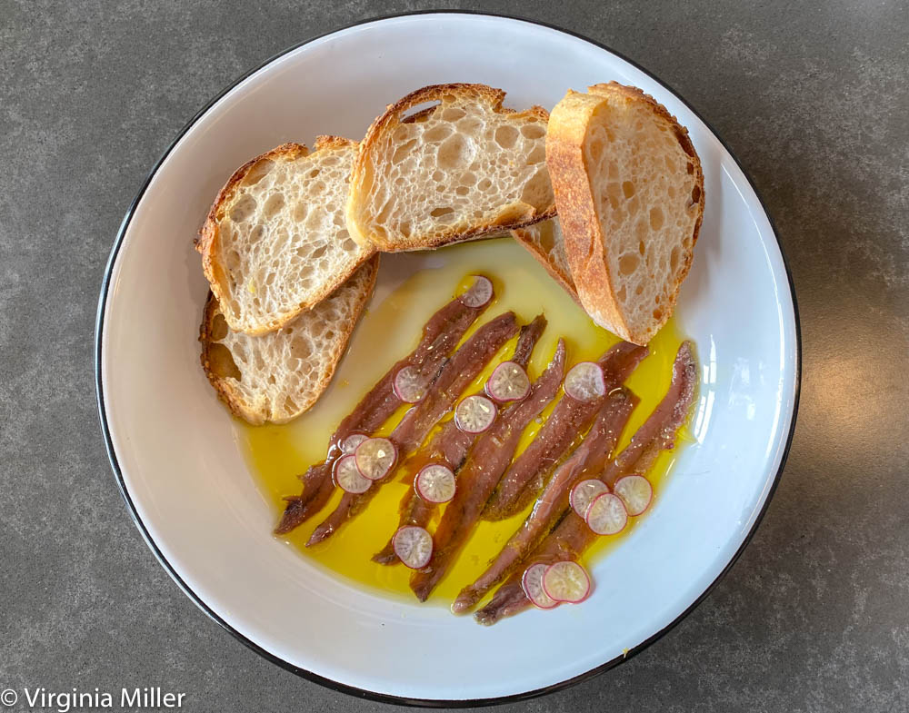 ThePerfectSpot's tweet image. I can't decide whether I love the roast pork or mortadella hoagie more at new #OuterSunset gem, Palm City Wines, reviewed in my @bobcutmag column bit.ly/2VdKnew.

Then there's anchovies, natural wines+craft beers, like my Santa Cruz' faves, Sante Adairius &amp;amp; @humble_sea.