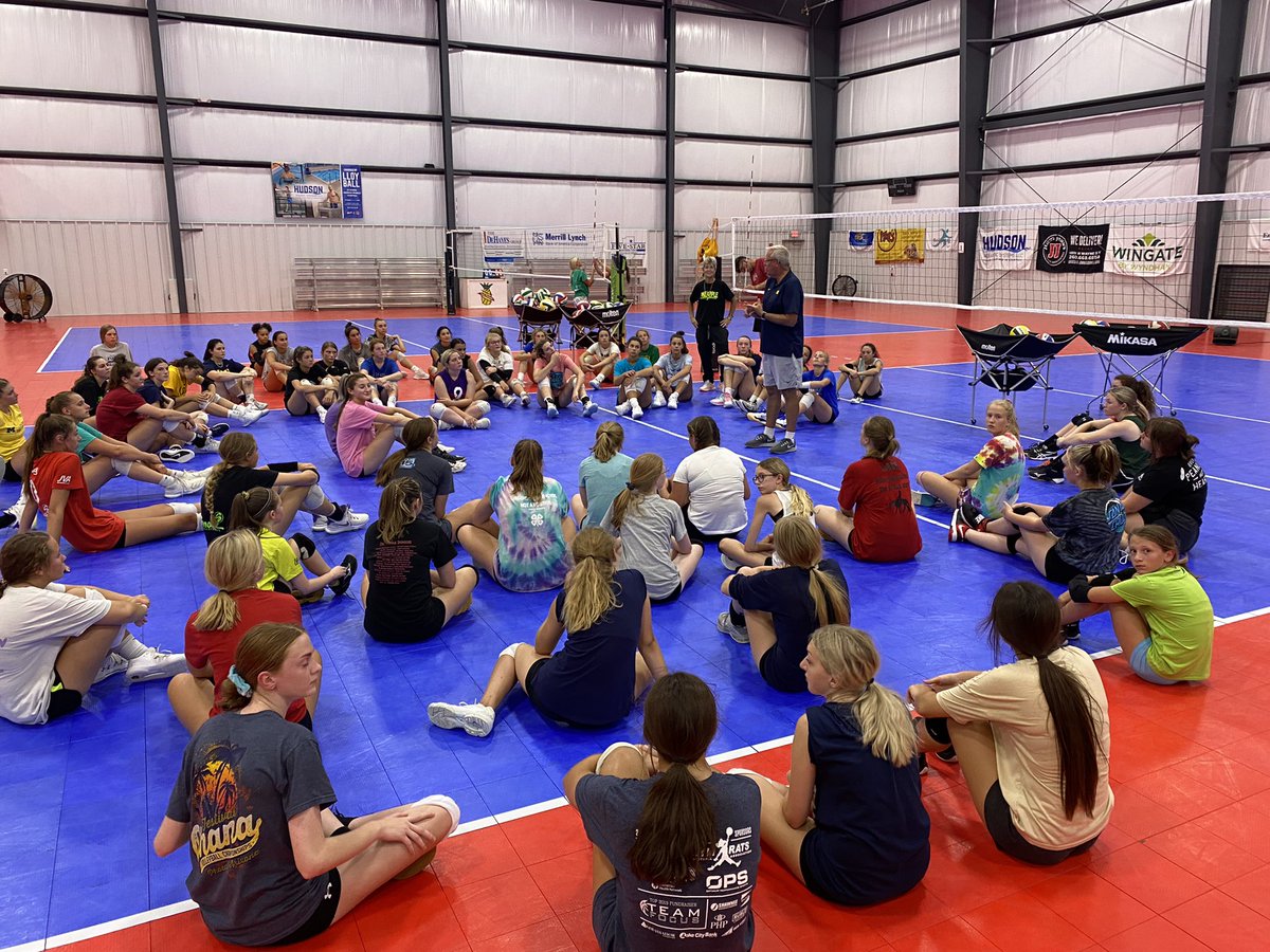 LBpineapple's tweet photo. Thanks Coach Rosen @umichvball for a wonderful camp today!!! https://t.co/FIZ1rhngH0