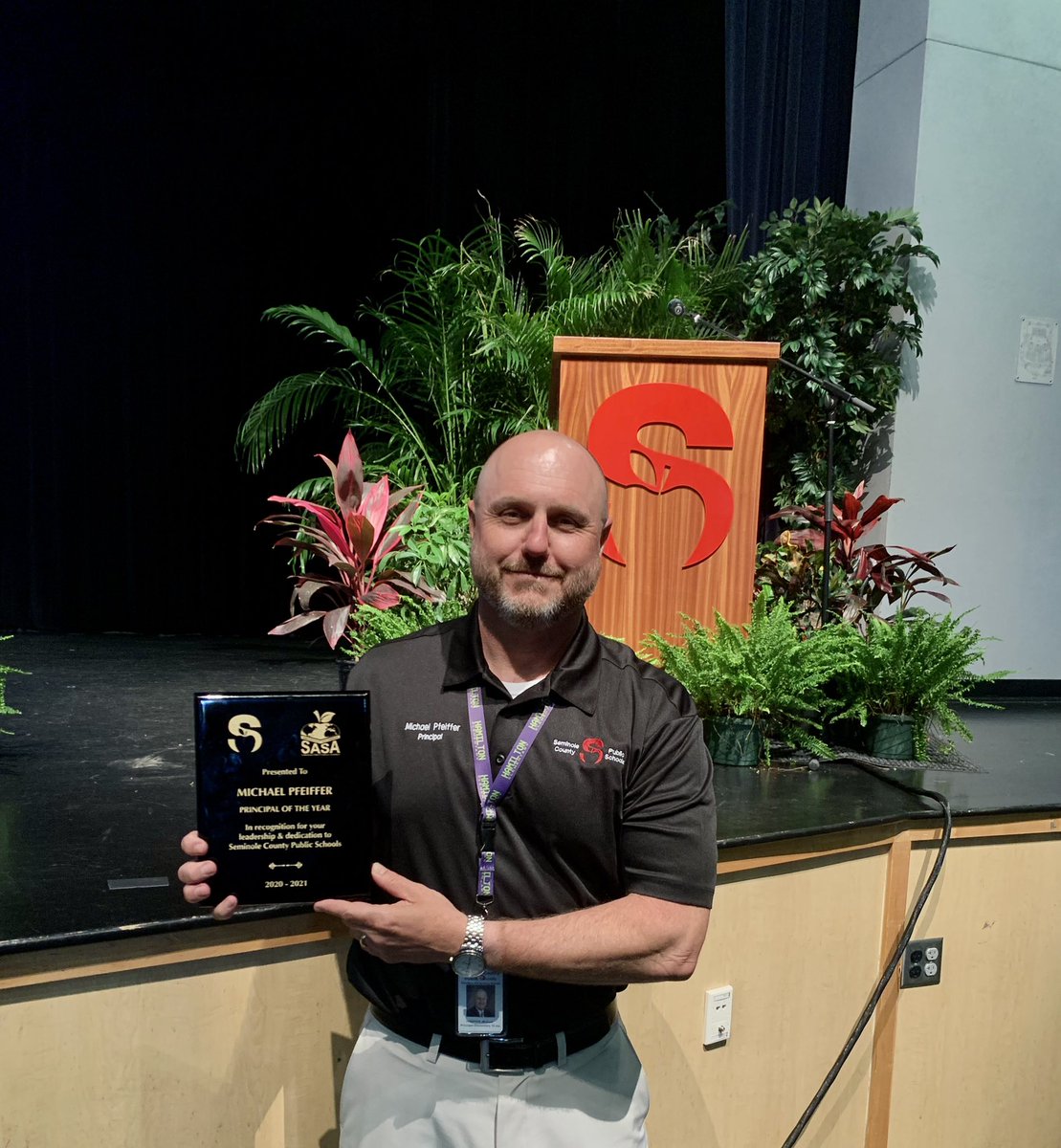 Congratulations to Hamilton’s principal, Mr. Pfeiffer, for being named SCPS Principal of the Year for his leadership and dedication to Seminole County Schools and to the students, staff, and families of Hamilton Elementary! 
💜💚#hamiltonhero  #welldeserved  #principaloftheyear