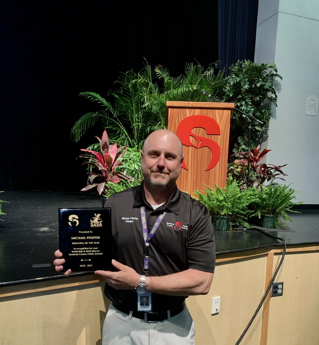 hamiltonengtech's tweet photo. Congratulations to Hamilton’s principal, Mr. Pfeiffer, for being named SCPS Principal of the Year for his leadership and dedication to Seminole County Schools and to the students, staff, and families of Hamilton Elementary! 
💜💚#hamiltonhero  #welldeserved  #principaloftheyear https://t.co/ng52nUyLMS