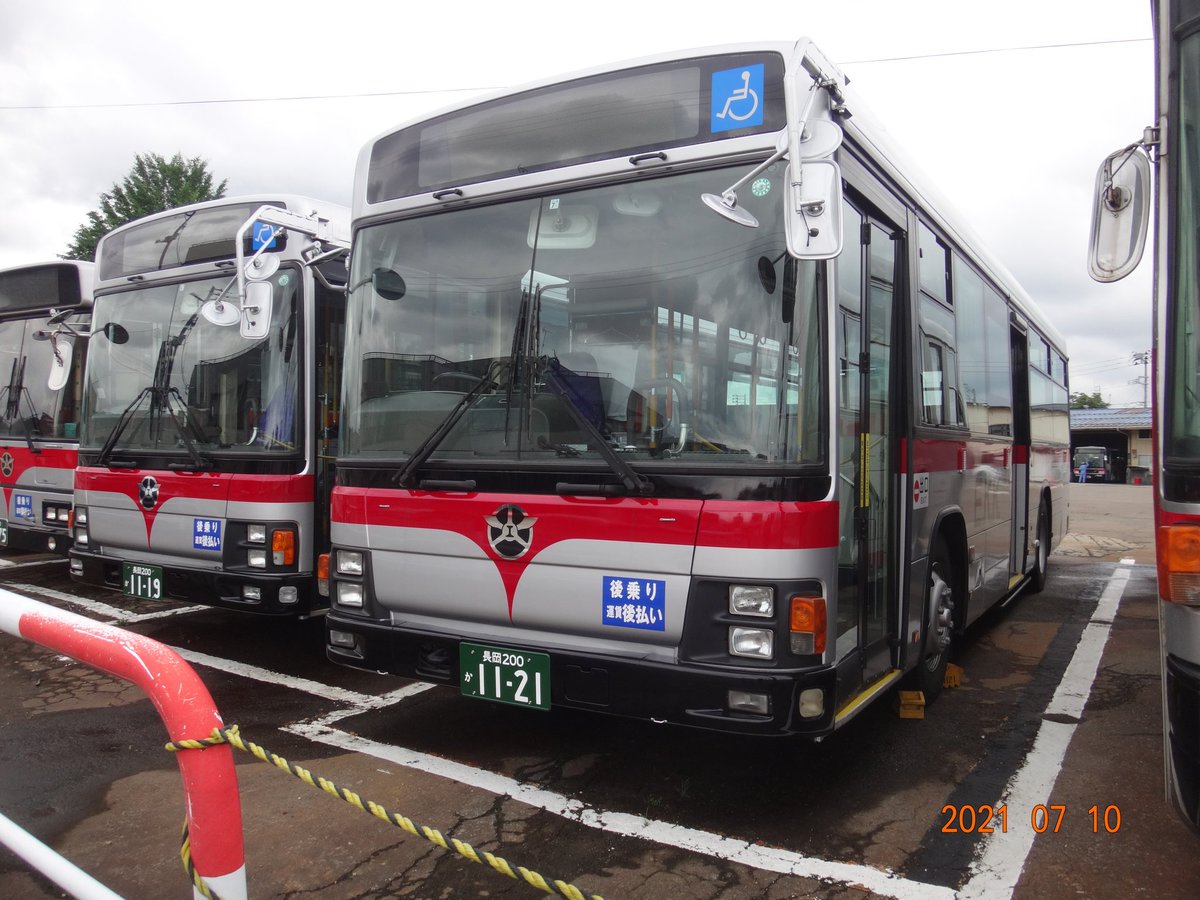 小見経由村上 7月を写真4枚で振り返る 京ヶ瀬に引き続き神奈中導入 内野に名鉄4枚折戸の1357 導入 三条に長岡0か85と長岡0か86の車両ナンバー変更 十日町に白色のled長岡0か1119と長岡0か1121導入 T Co To0gxgszqp Twitter