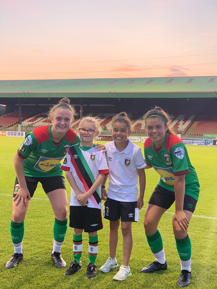 Glentoran Girls U9s are seeking a goalkeeper and additional outfield players to add to their talented squad. The girls are very lucky to be coached by Glentoran 1st team &amp; Northern Ireland International players Joely Andrews and Kerry Beattie. Contact details on the flyer. 💚❤️🖤