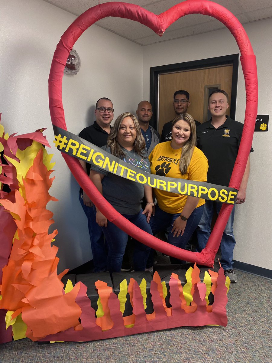 Presenting… our 7th grade house team! Ready to start the year and #reigniteourpurpose 💛🐾🔥 @anunez_AMS @DGreseth_AMS @dMuniz_AMS @HAntwine_MS