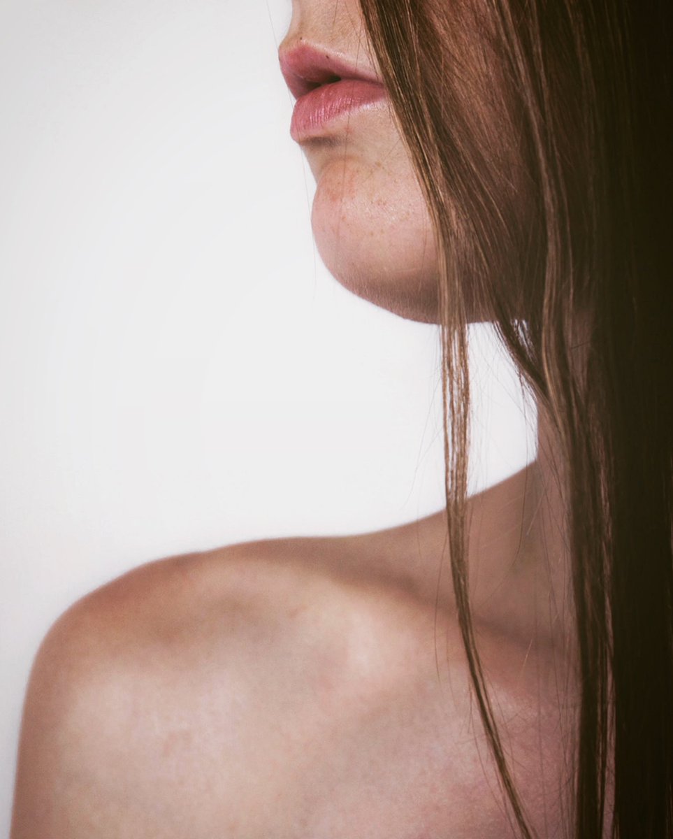 TruSculpt to eliminate double chin is
painless, fast, gives permanent result, non-surgical, tightens skin ! Call 02077300765 to book 
#doublechin #tighterskin #trusculpt #bodygoals #londonaesthetics #fatelimination #fatreduction