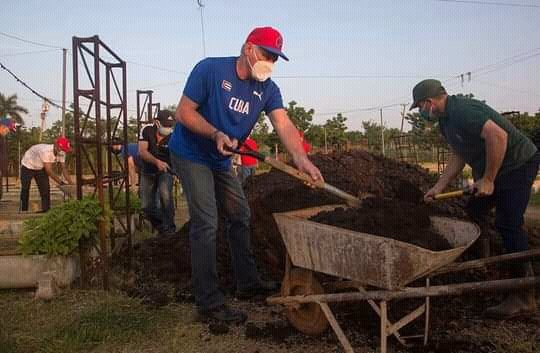 PAZ , TRABAJO Y UNIDAD.