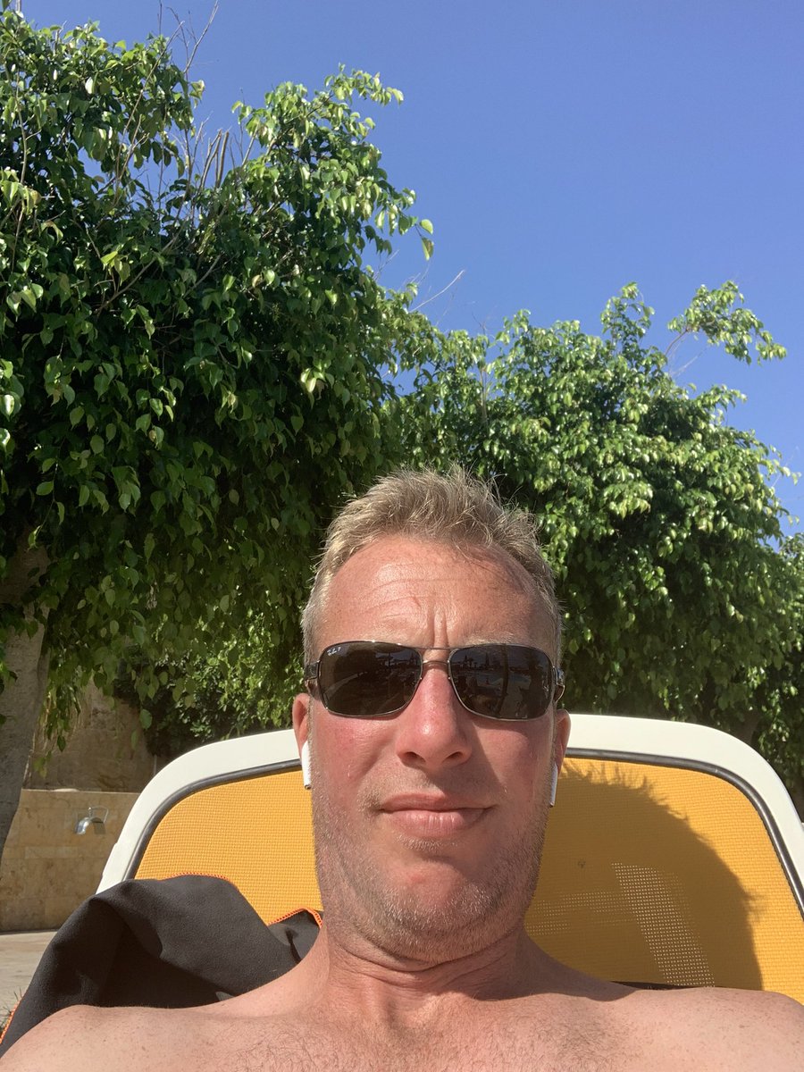 The Reigate paving company tweet media