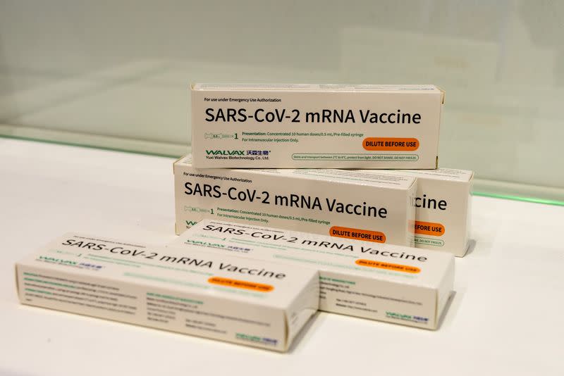 freyduni's tweet photo. People with allergic reaction to mRNA vaccines can get 2nd dose; Delta viral load over 1,000 times higher - Yahoo News https://t.co/1pKCAEfa1V https://t.co/zrOHmJsHel