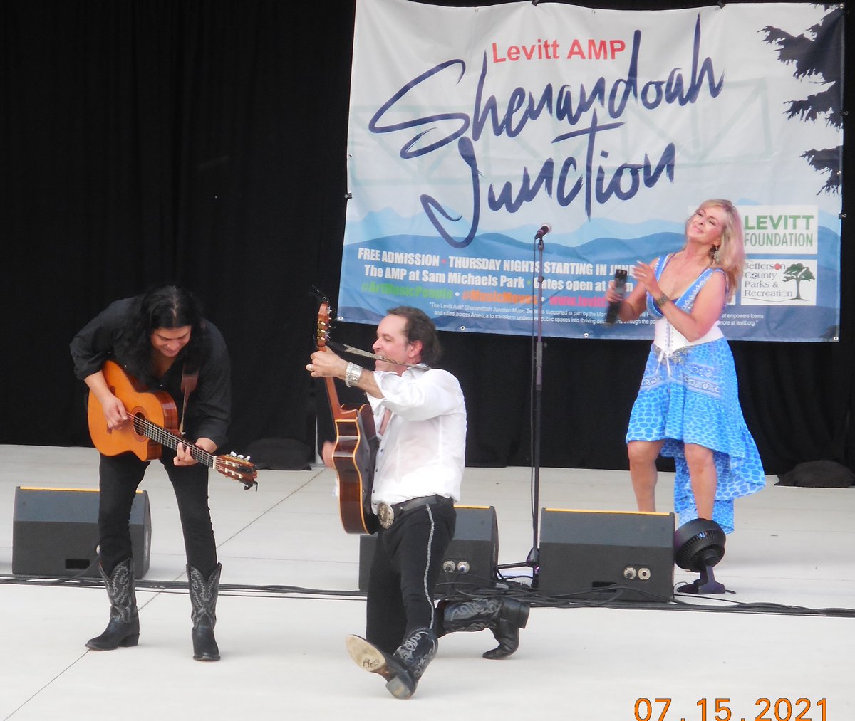 Trio_Caliente's tweet photo. Fun show for the Leavitt AMP Summer Concert Series in Shenandoah Junction, WV on 7/15! https://t.co/xSQGspXBua