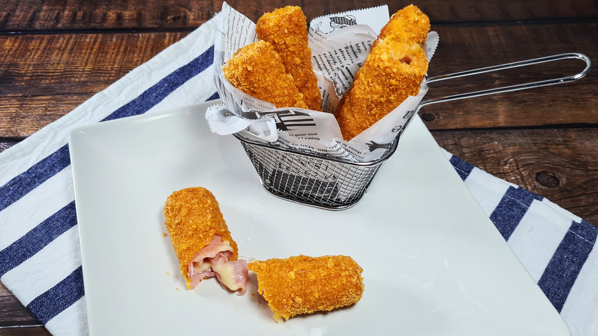ChupRecipes's tweet photo. Ham and Cheese Rolls | Bake Recipe

See recipe: https://t.co/1Ro0GQbTUw

#recipe #food https://t.co/EoSCVbjXMo