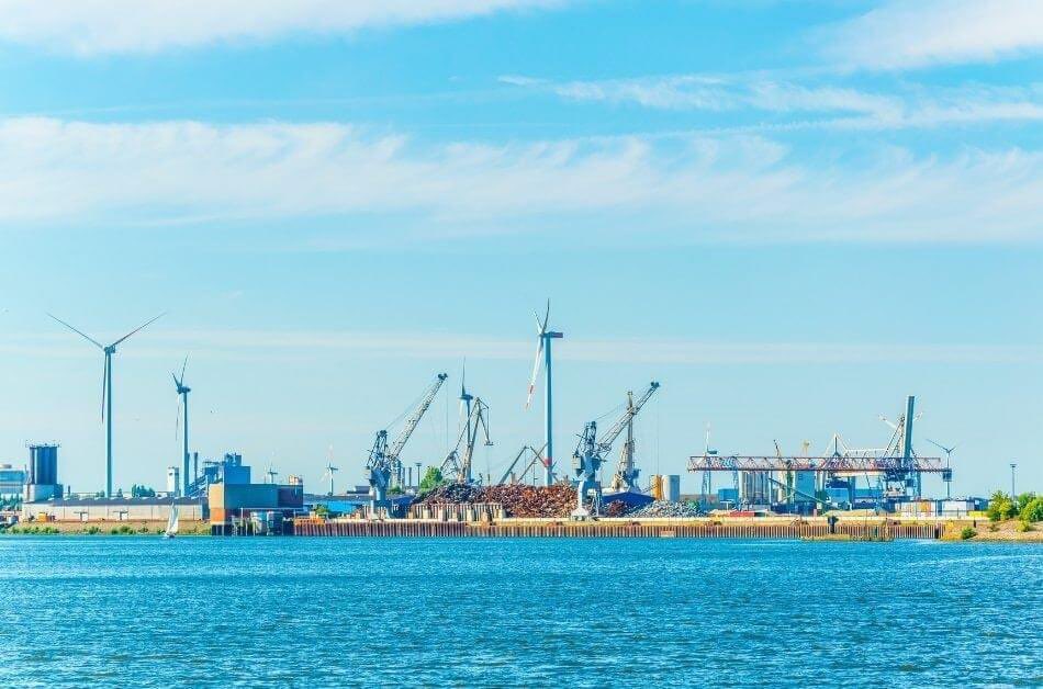 KawasanSadai's tweet photo. #bremenPORT 01. The Ports of Bremen or Bremish Ports comprise Bremen and Bremerhaven’s trading ports and are among the largest ports in Germany.
#Sadai_Industrial_Park #SadaiPort #SadaiRenewableEnergi #SadaiBlockchain #SadaiCoin #SadaiNFT #sadai_IBO_center #ger #Germany https://t.co/j6CQENie9S