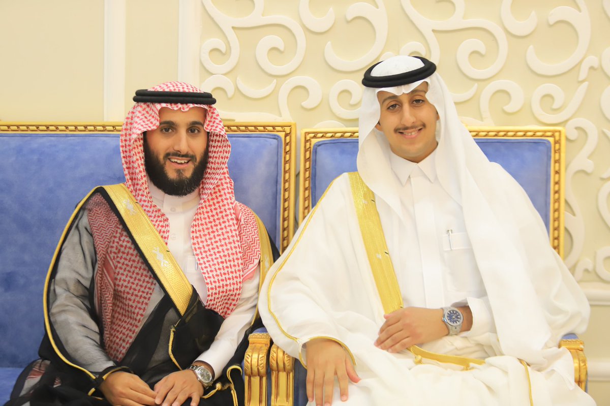 abolujaine's tweet photo. ليله من أسعد الليالي بمحافظة #حوطة_بني_تميم تشرفت بحضور زواج اخوي الغالي #صالح_الولاد

الشاعر المبدع ومن قبل الشعر
تنومس اللي يعرفه فعايله
ي نعم يالولّاد محمود الذكر
يبن الشيوخ معدلين المايله

وصح لسان الشاعر وتستاهل @S_Alolad الله يوفقك ويجمع بينكم بخير❤️
https://t.co/l9EasaQTmP https://t.co/8EqeSJxSlM