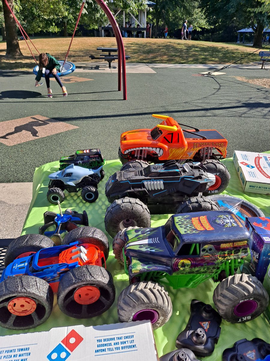 CalliePinz's tweet photo. Huge shout out to use #MonsterJam #AirHogs #SpinMaster and #Tryazon for picking us to host a Monster Jam RC Car party! Our favorite RC is the larger Grave Digger. It went at a pretty good speed and could do some Twists. The Batman All Terrain was also a big hit as it went fast. https://t.co/2zVjvaw5qj