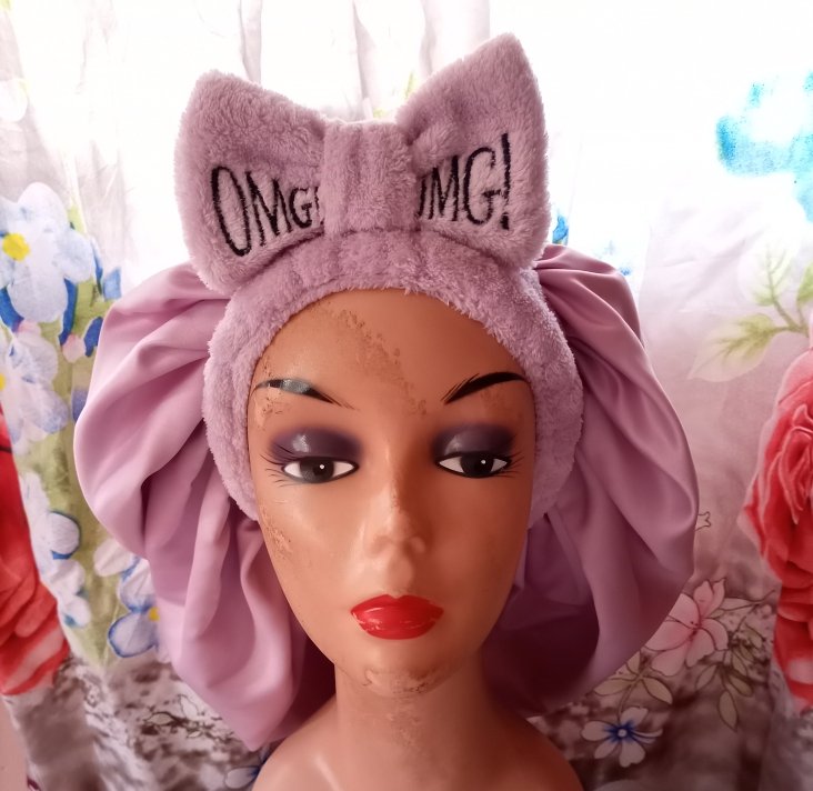 puritymartha1's tweet photo. @oluwapelumi_ii @waxzyy_ Ladies, check out this classy OMG bonnets. It's available in different colors and it's FREE DELIVERY WITHIN NIGERIA#2,500. Wholesale price available too. Kindly patronize and help retweet 🙏❤️. https://t.co/gESIIeniZH