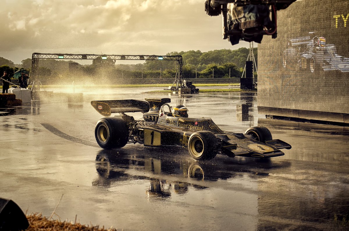 RedFinPD's tweet image. #LotusType72 making an entrance at #EmiraLaunch #ForTheDrivers What a machine 🖤🤎🖤 A privilege to be there that night. #Emira #Type72 #Lotus #ClassicTeamLotus