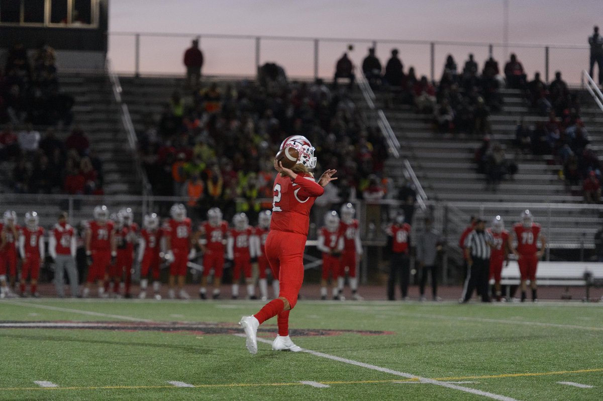 avery2johnson's tweet image. blessed and excited to receive an offer from the University of Tennessee🍊#vols @CoachHalzle