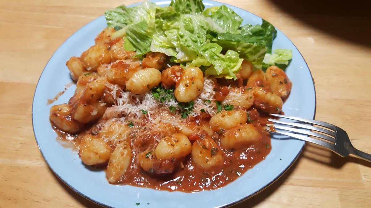 Chris Giza tweet media