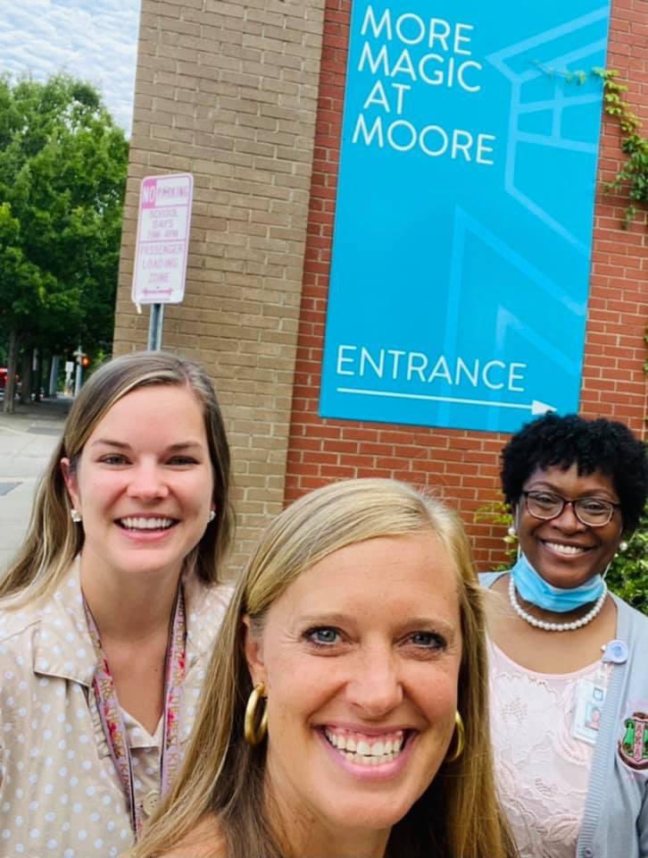 MrsLShepMichel's tweet photo. Happy first day of school to all of my fellow modified calendar colleagues! Year 9, feeling fine! 🏫💙 https://t.co/dR8VwmsSgE