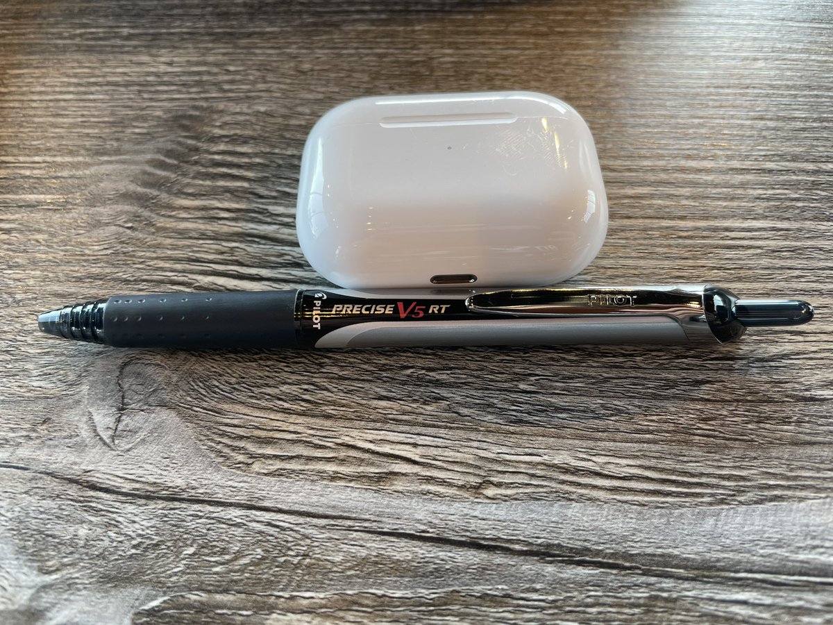 heathmaster's tweet image. I prefer black ink and find the clickable version lasts longer, but I’m definitely in your camp. I will literally take one to restaurants so I don’t have to sign the receipt with some garbage pen. #PilotV5