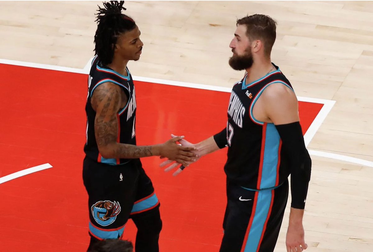 JaMorant's tweet photo. 🤝🖤 https://t.co/DUFWwpPhlV
