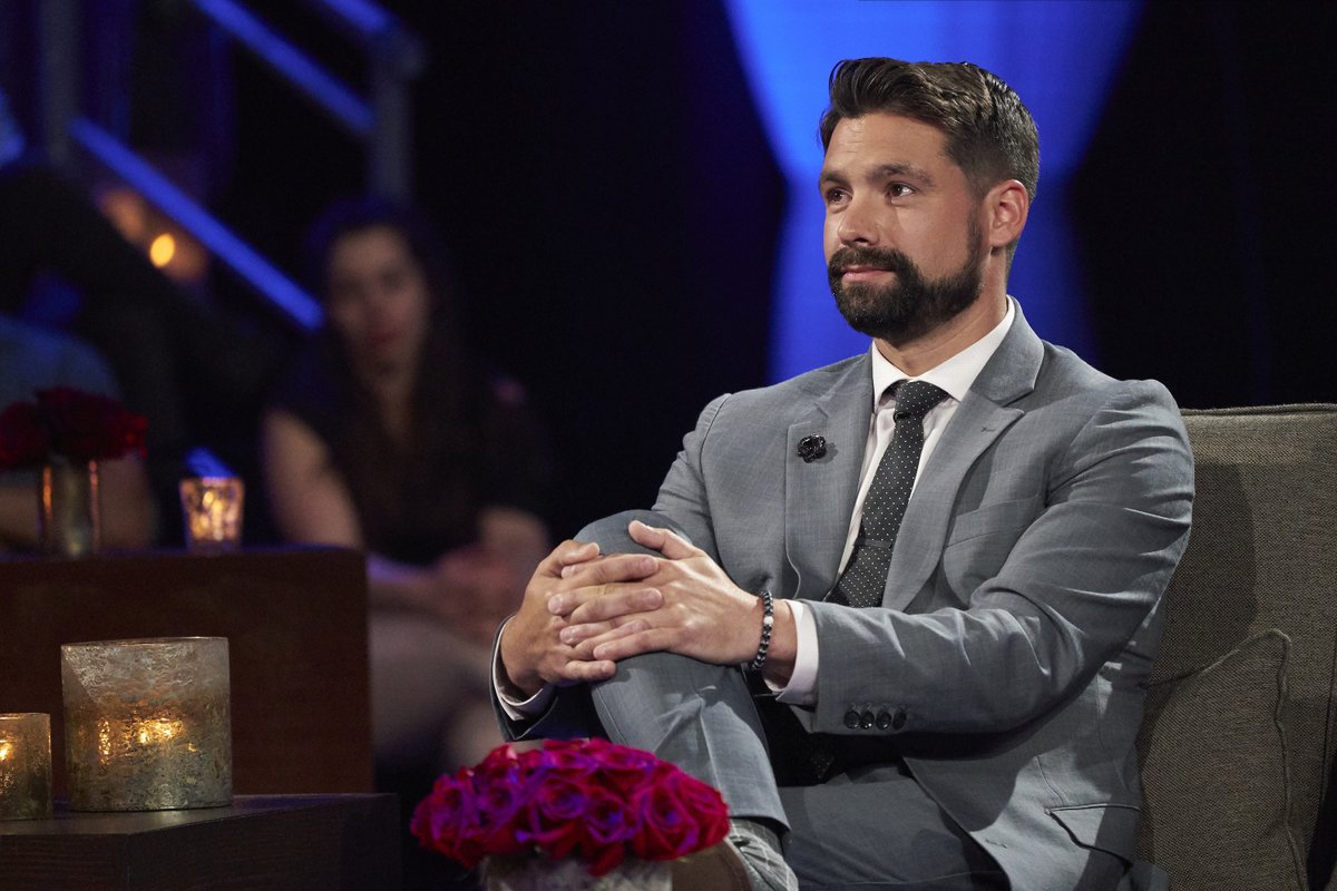 BacheloretteABC's tweet photo. Anyone: How would you describe dad goals?
Me: https://t.co/6guJPTVK72