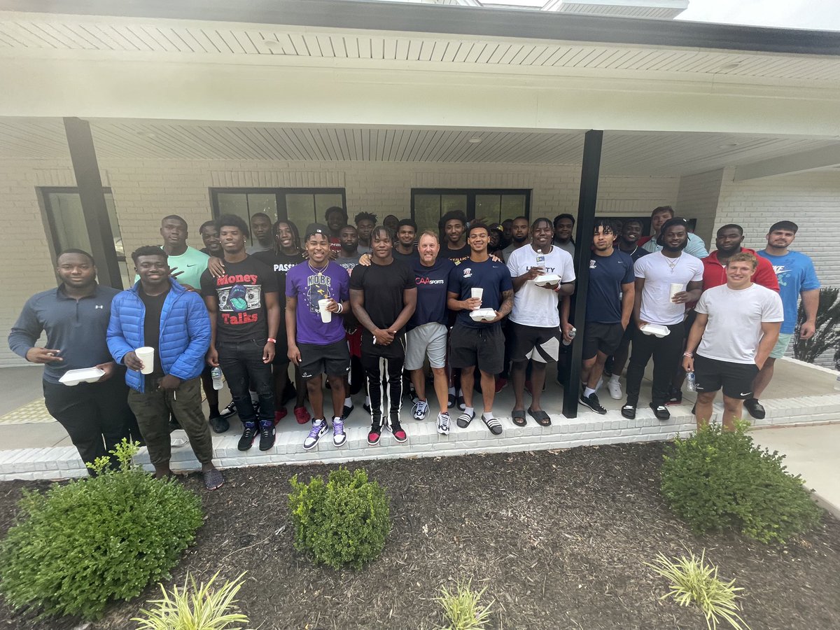 Loved having our DLine and Linebackers over tonight. Those boys can eat!! #FAMILY