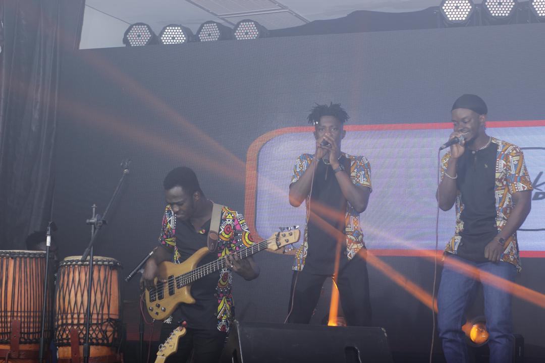 It's Been A While 😊
Let's give thanks and praise anyways 
@fameyeworldwide #Praise