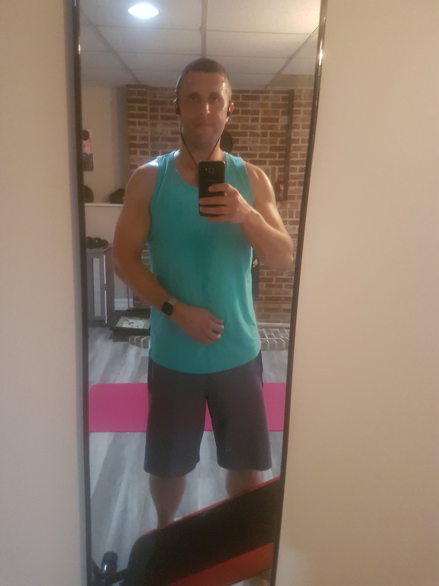 Robbieiscanuck's tweet photo. Sweaty! https://t.co/efWGcwgyuV