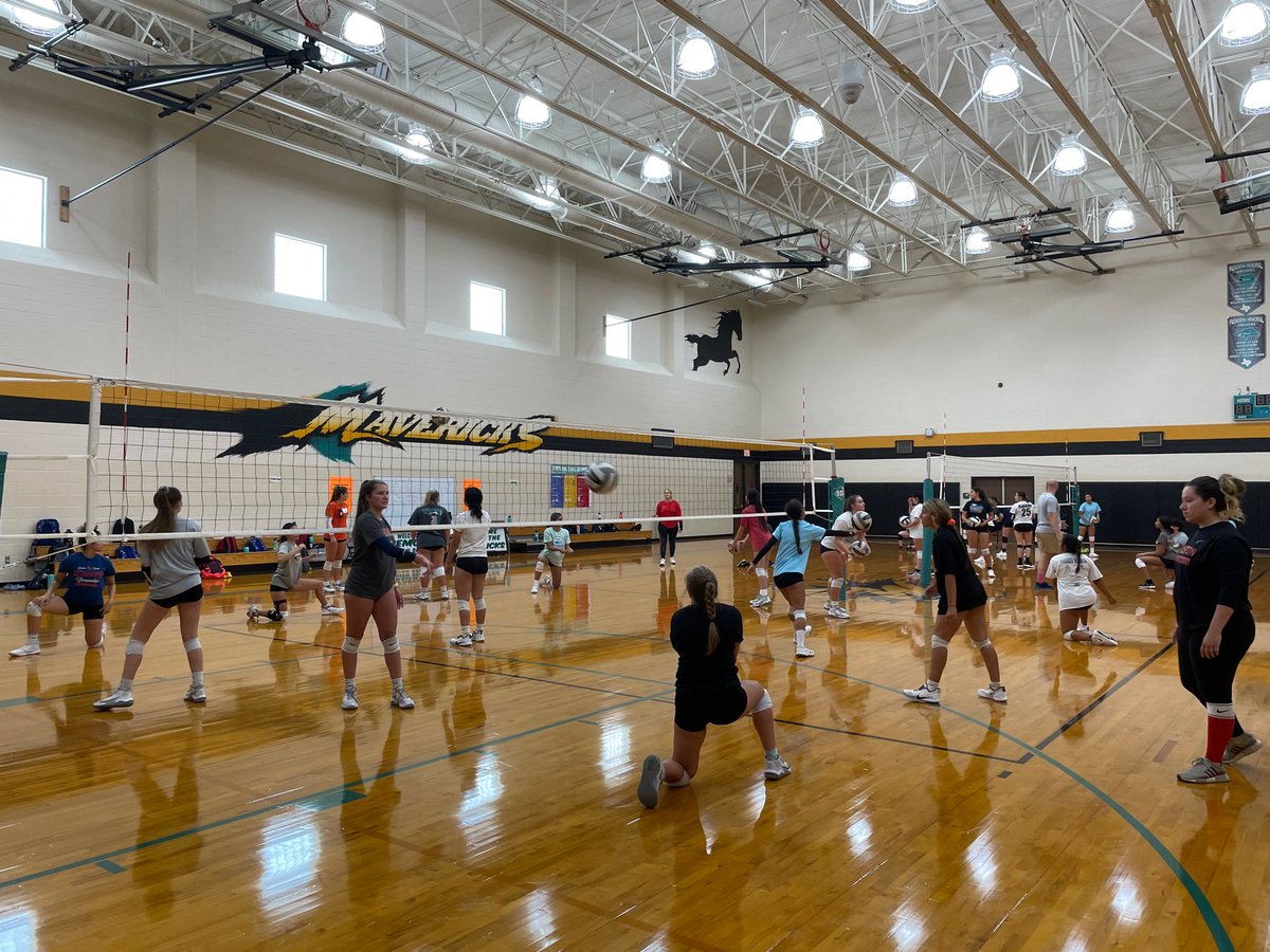 PMHSMavs_Vball's tweet photo. Great first day of camp and an all time attendance record for all sessions!! 🤙🏽#TEALISFORREAL https://t.co/1VvWjjP0Um