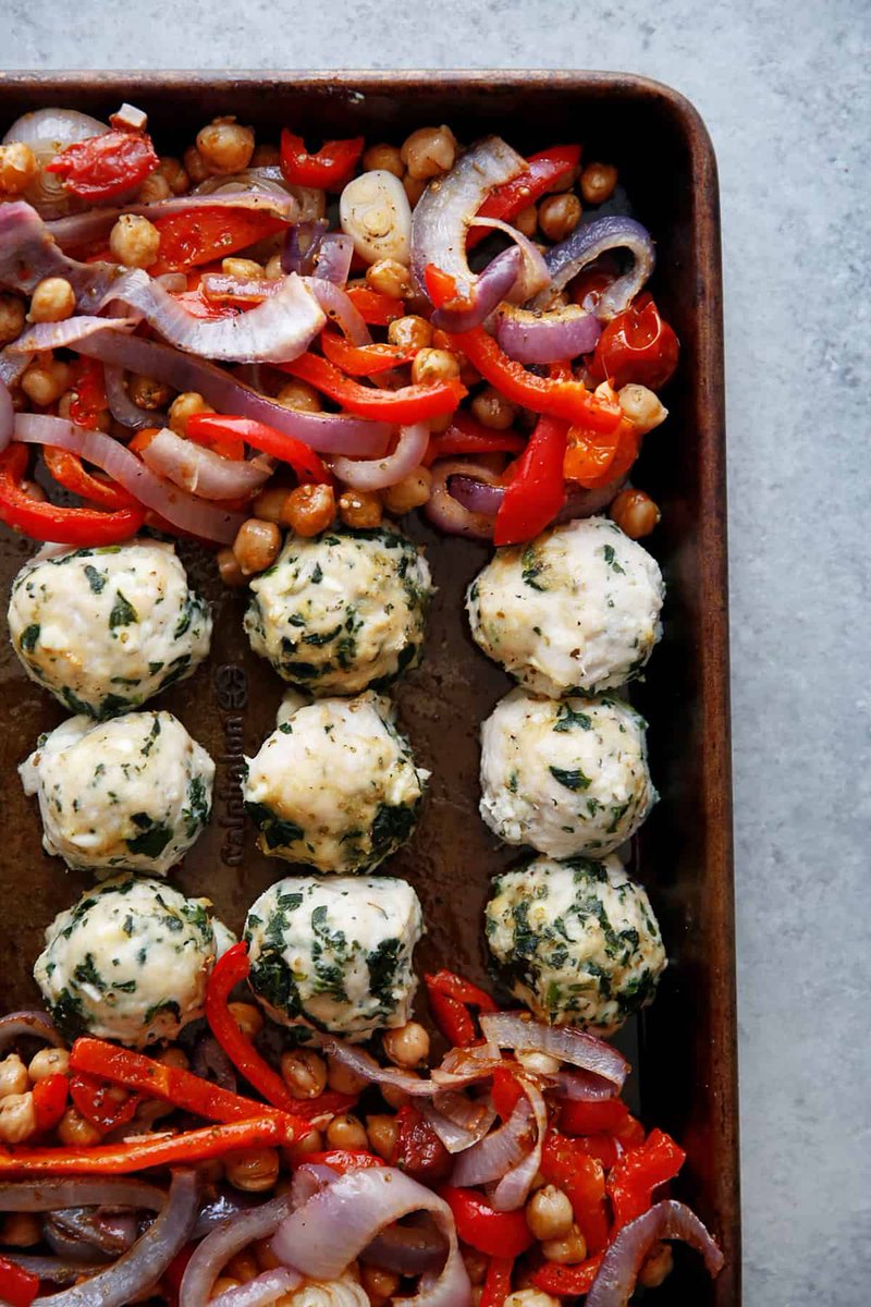 WellnessMama's tweet photo. Sheet Pan Greek Meatballs with Veggies and Chickpeas π
https://t.co/BOwkKnYSFz
#meatballs #greekdinner #wellnessrecipes #healthyrecipes #lexiscleanliving https://t.co/C7qgVZ08EW