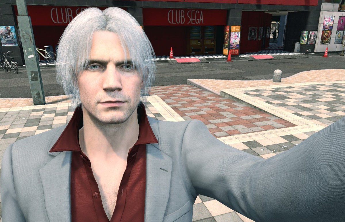 baseddante's tweet image. hey guys, I stopped by kamurocho I dunno why but I got this badass outfit it kinda rocks!