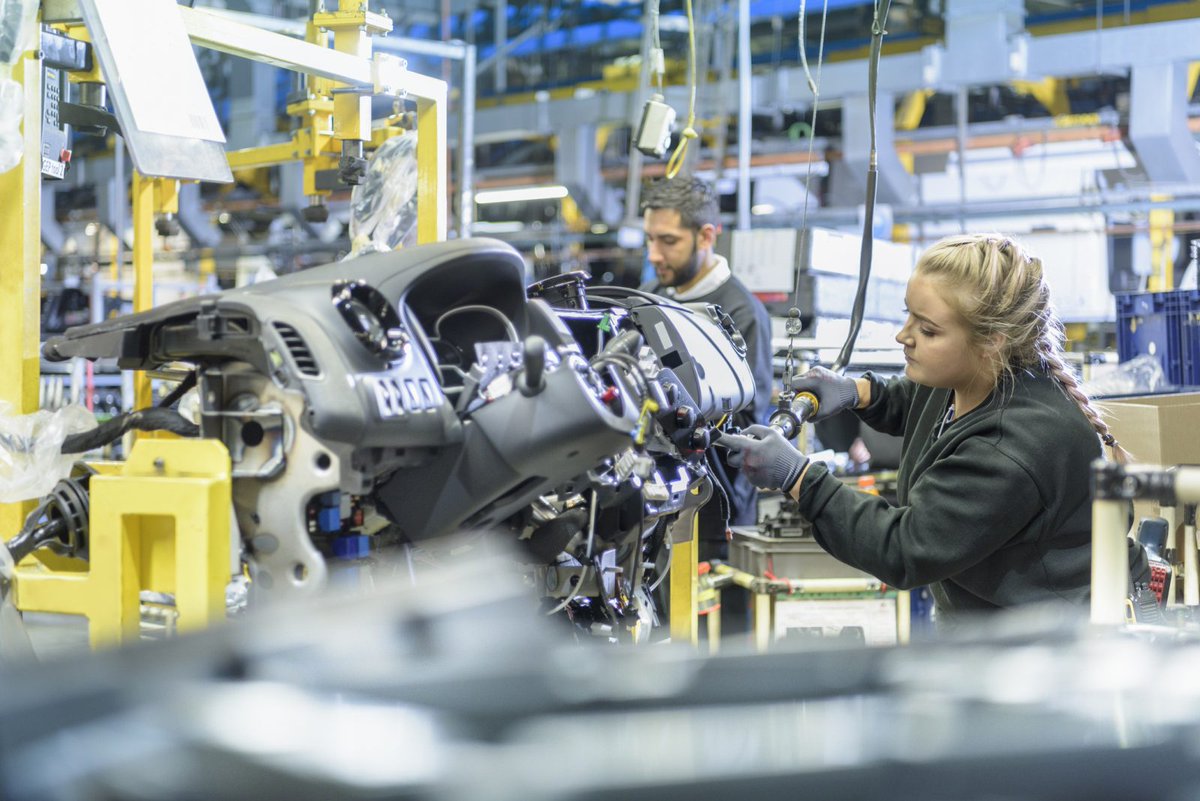 CityAM's tweet photo. 5G revolution could boost UK manufacturing by over £6bn https://t.co/8KYAS3tgaj https://t.co/eKuxG2IdnR