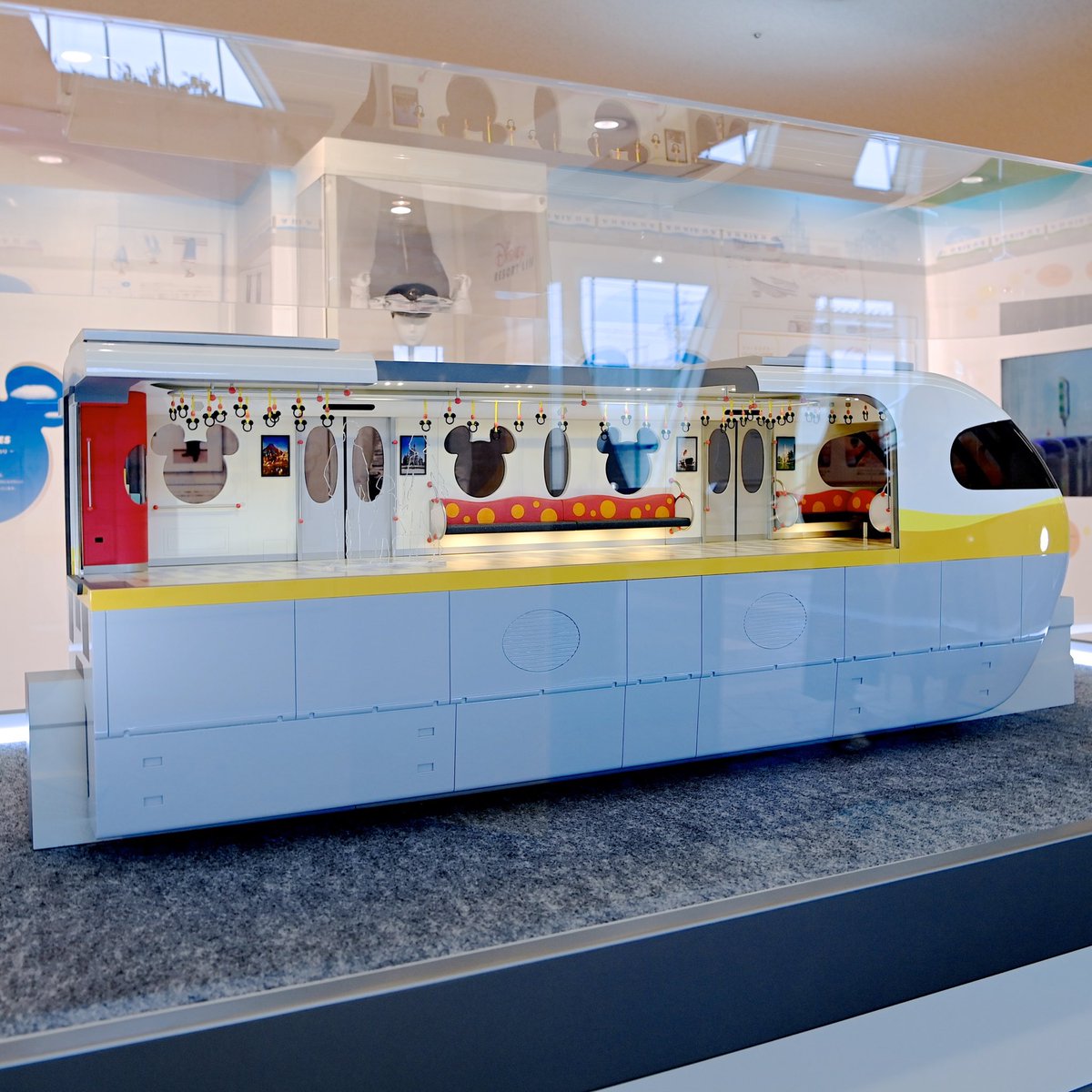 ディズニーリゾートライン 本日開業20周年！ リゾートゲートウェイ