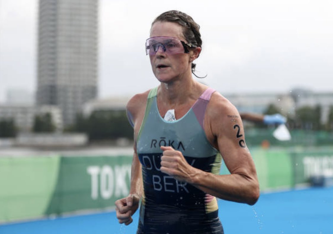 everythinginspt's tweet photo. Flora Duffy wins the first-ever gold medal for Bermuda!!! Congrats @floraduffy what an achievement, even more so knowing the Bermuda island has a population of just over 70k ๐๐๐๐ #WomenInSport @BdaGovernment @ntdiBermuda @BTAInsights #smallpopulation #Triathlon https://t.co/MwCLJGjD8Z