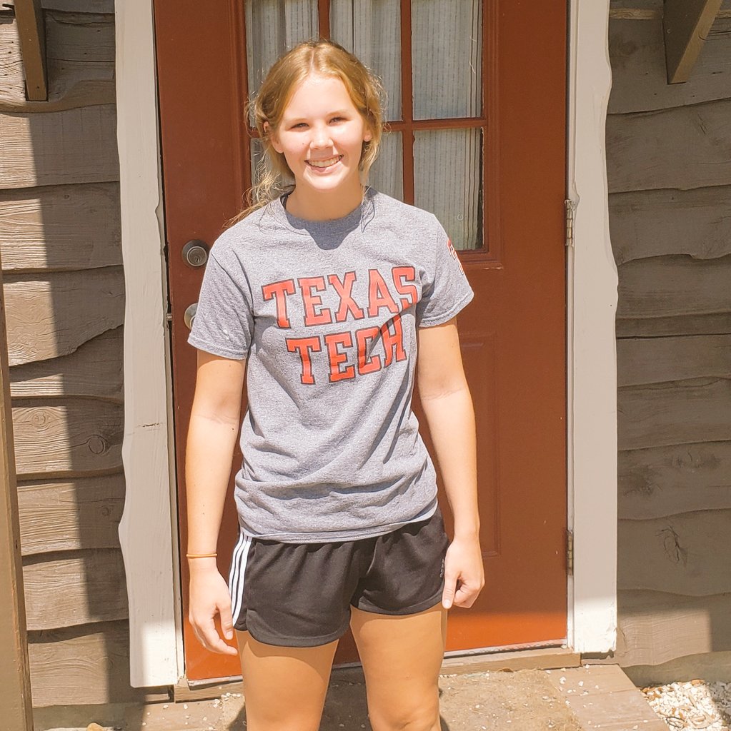 gayleydeemom3's tweet photo. Last year as a camper at GAC!!! Thankful for her willingness to take photos for my sake...also laughing that she looks as old as her counselors and is taller than both!!! Love my girl and hoping she has the best time!!! β€ #JGD #GAC #CatSpring #CabinLuke https://t.co/CI0hzB5VFn