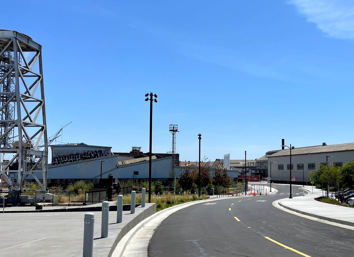 19th street now OPEN! Yet another great way to access Crane Cove Park. Head on over, especially if you haven't visited CCP yet! 

#WhatYaWaitingFor #SummerOnTheWaterfront #SFPort