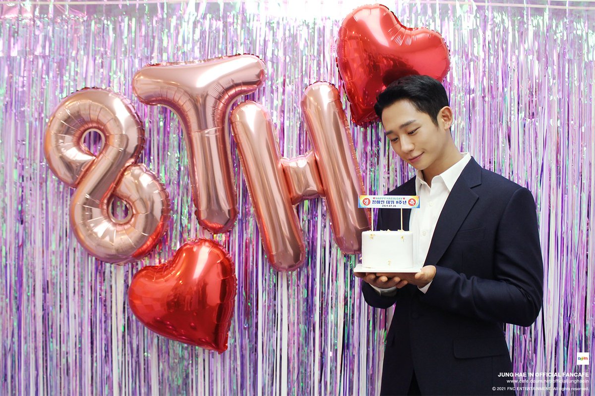DramalandNew's tweet photo. [🎉] 26.07.21 | Hoje se comemora 8 anos desde o debut do lindo e super talentoso, #JungHaeIn!

Muito obrigada por todo seu trabalho duro e por cada personagem que você nos trouxe com maestria! Nós te amamos demais! ❤️

#To8finityWithHaein https://t.co/LdNJ80sT16