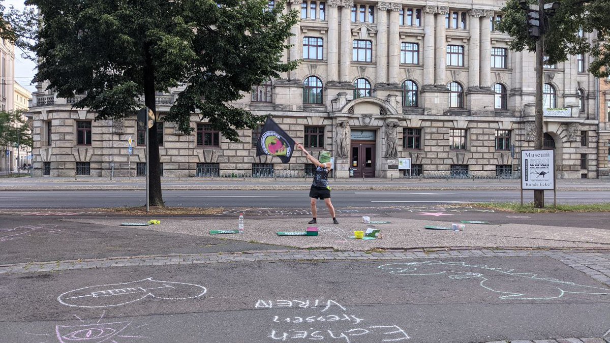 reclaimrosalux1's tweet photo. nagut, die schwurbel in #le2607 sind 1x im kreis gelaufen. dafür haben sie über 3h gebraucht. https://t.co/REKMoGUOrA