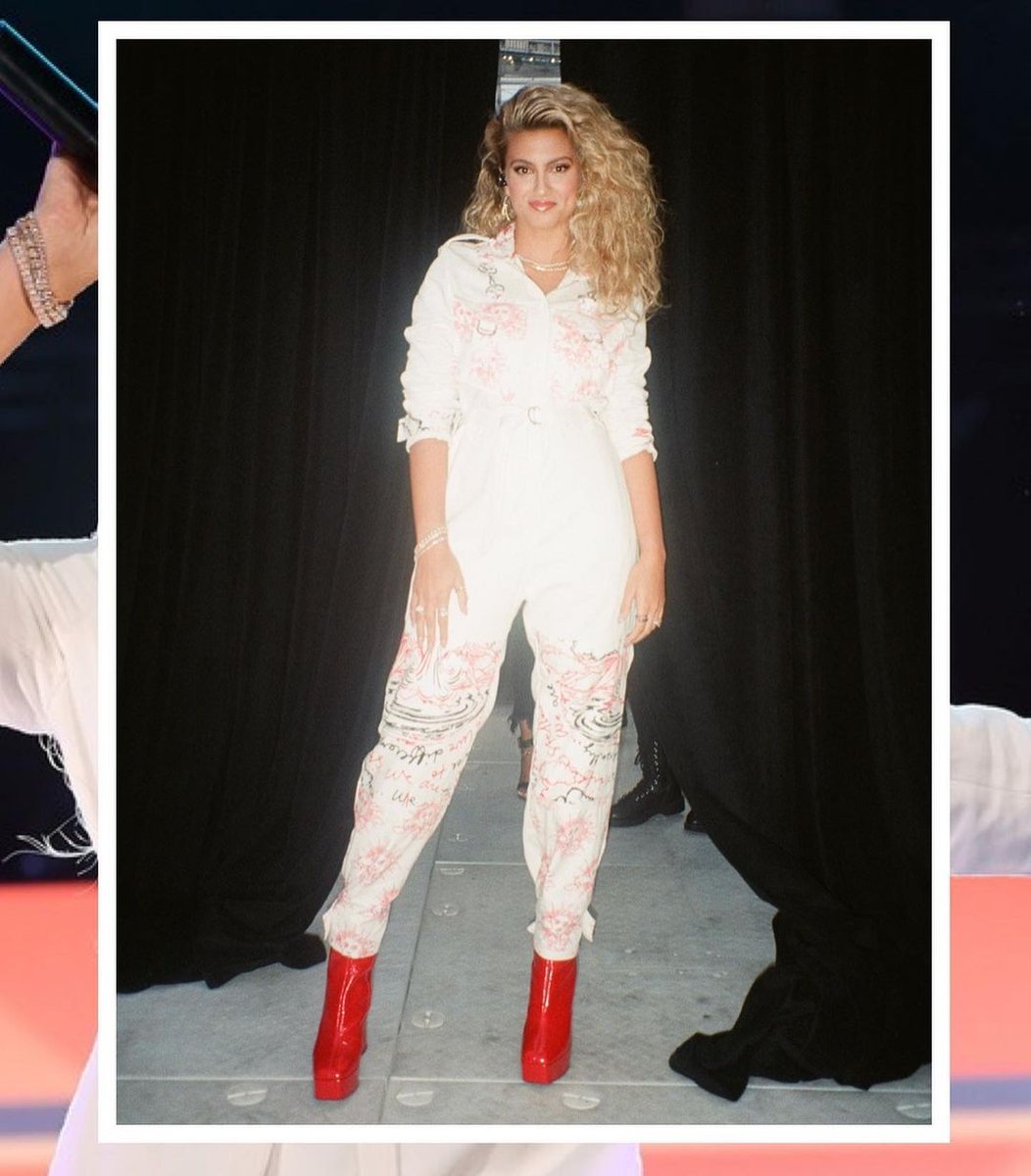 TKellySource's tweet photo. itsamandalim's post on Instagram: @torikelly x @stellamccartney for 1DAYLA 🎤❤️🎶
hair nikkiprovidence
makeup sarahuslan
styled by me
assist xoxo_kito
Tori BROUGHT the good energy to this one - such an inspiration watching her do her damn thing !!
#torikelly #1dayLA https://t.co/KvW1Cm5bpQ