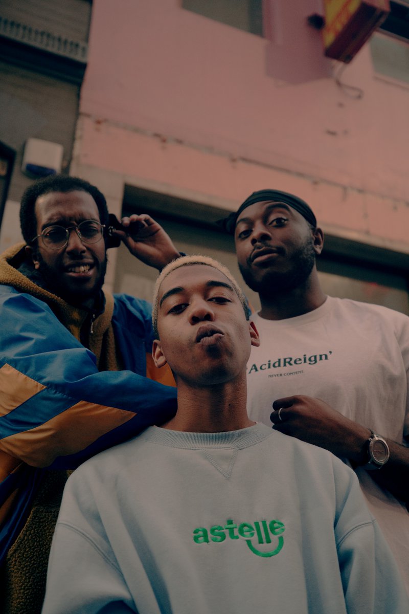 Plenty of room tonight for you to join in on the Aus music party 🎉 There's a premiere from IJALE plus new <a href="/loserbandaus/">LOSER</a> <a href="/milanring/">Milan Ring</a> <a href="/anfarose/">Anfa Rose</a> x ONEFOUR @literallylogic <a href="/Radolescentband/">Radolescent</a> and more 🌞 See ya at 9pm