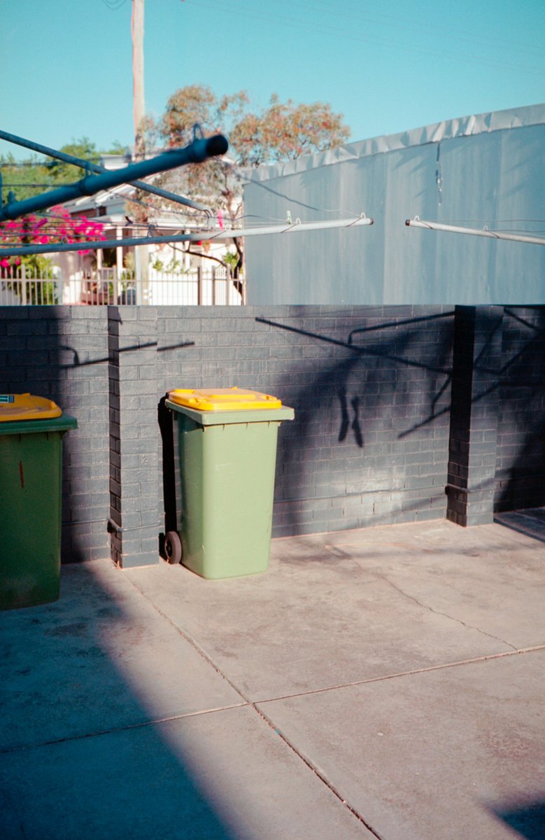 fin1308's tweet photo. Unit Lyfffe

📷 #40mm #CVNoktonSC 
🎞️ #Ektar100 
⚗️ #Camerahouse 

#DouroRoad #SouthTerrace #SouthFremantle #CornerPocket #Fremantle #Freo #film #filmphotography #negativelabpro #believeinfilm #filmisnotdead #kodak #voigtlander #nokton #bessaR3M #epsonv550 https://t.co/PrfBrEzLxA